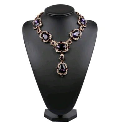 Stylish Rhinestone Glass Necklace with Bold Gemstones